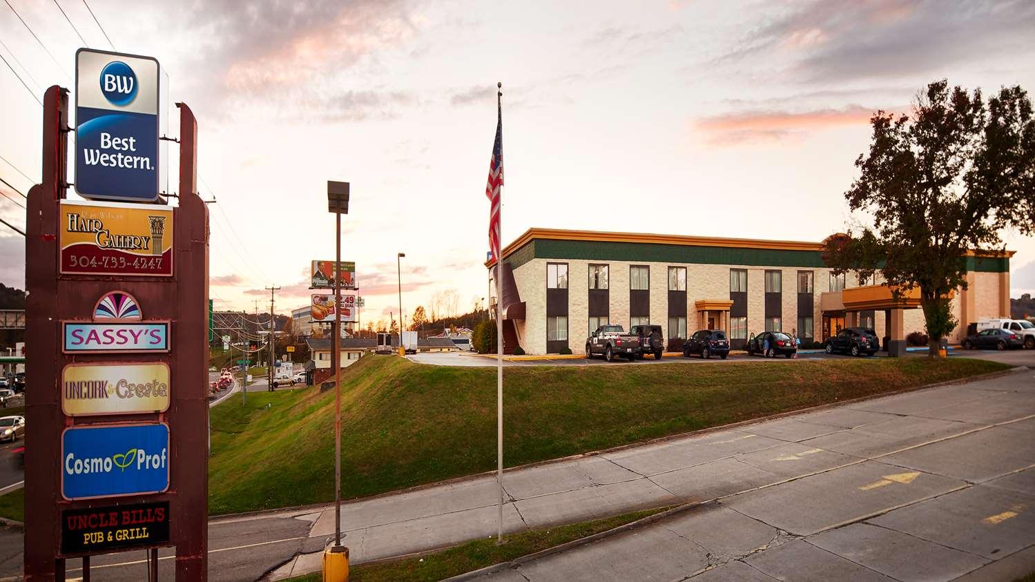 Rodeway Inn Barboursville Esterno foto