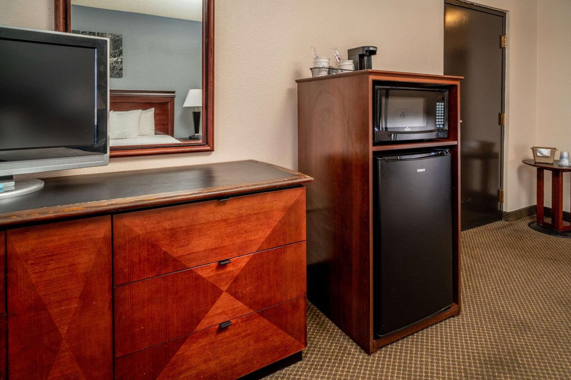 Rodeway Inn Barboursville Esterno foto