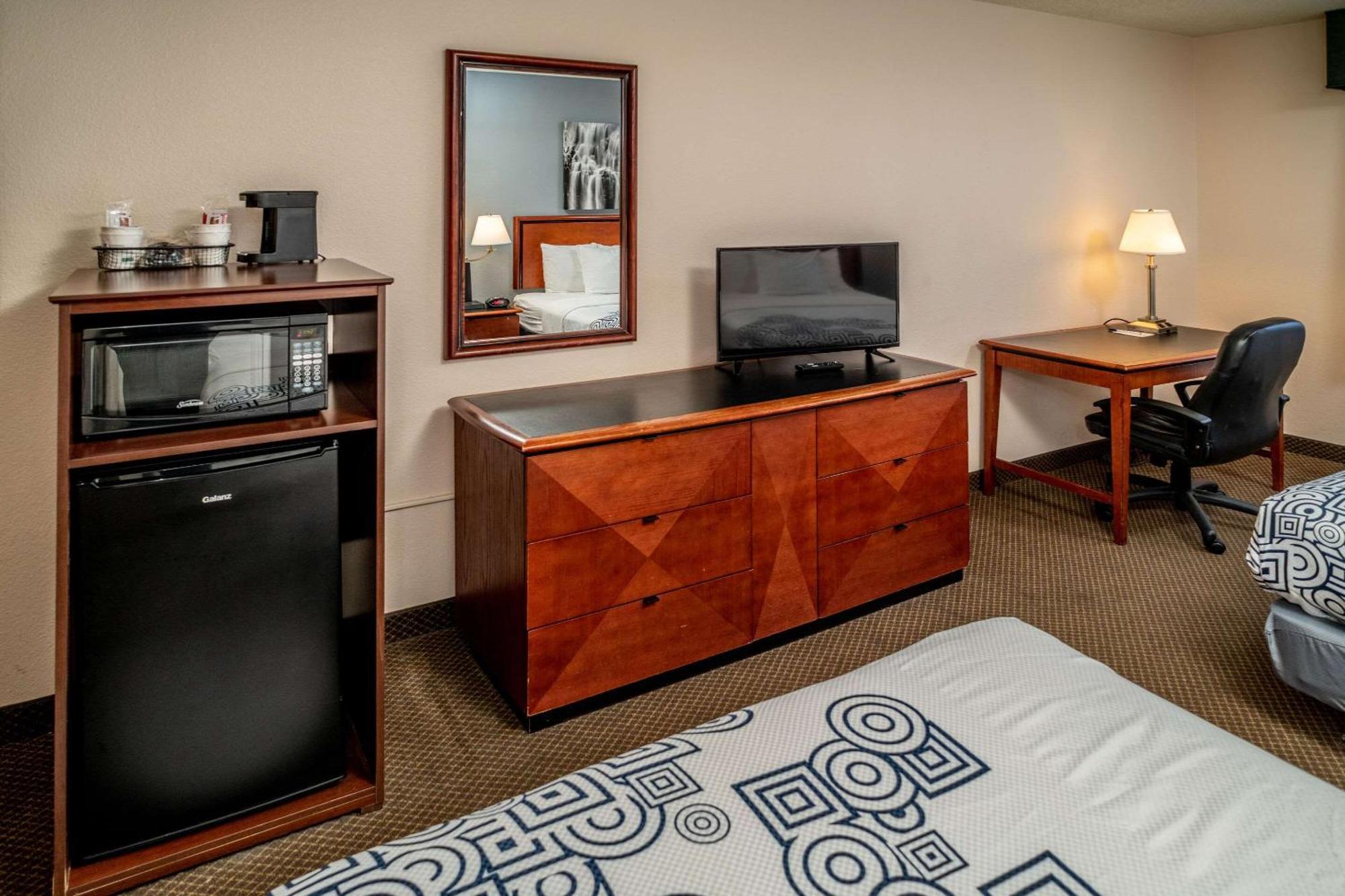 Rodeway Inn Barboursville Esterno foto