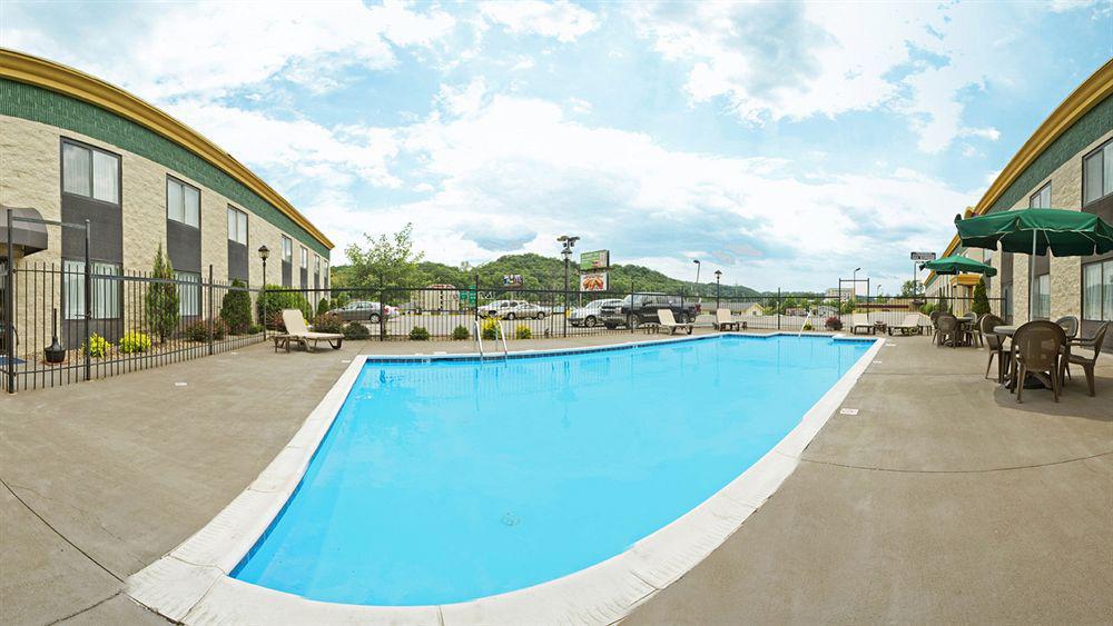 Rodeway Inn Barboursville Esterno foto